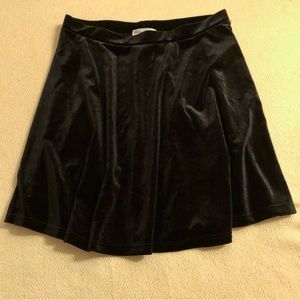 Black Velour Pull-On Skater Mini Skirt Size Juniors XS Girls Large Epic Threads